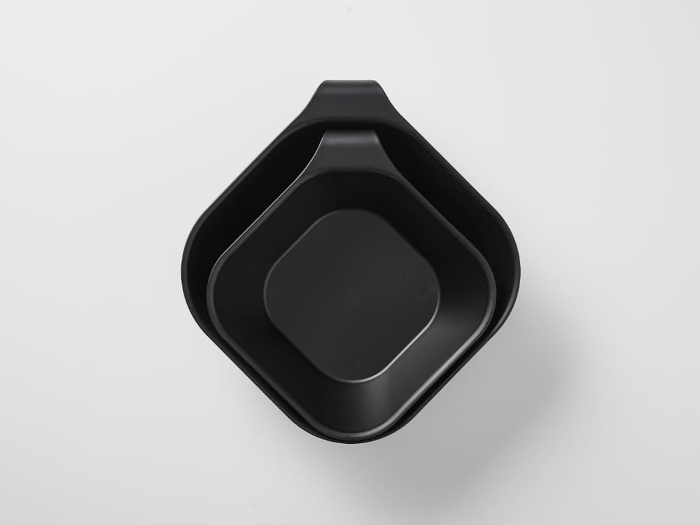 【tower / タワー】マグネット付き引っ掛け用プラスチック製湯おけ、サイズ34.5×32×8.8cm