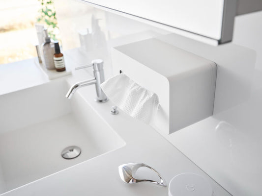 浴室の洗面台に取り付けられたフィルムフッククレンジングタオルケース