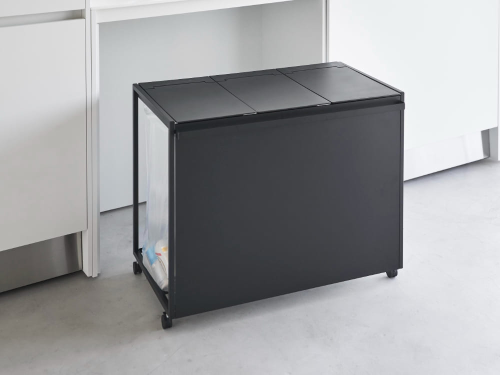 タワー蓋付き目隠し分別ダストワゴンの写真。スチール製キャビネットとポリプロピレン製の蓋が特徴的なデザイン
