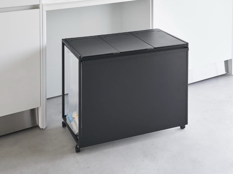 タワー蓋付き目隠し分別ダストワゴンの写真。スチール製キャビネットとポリプロピレン製の蓋が特徴的なデザイン