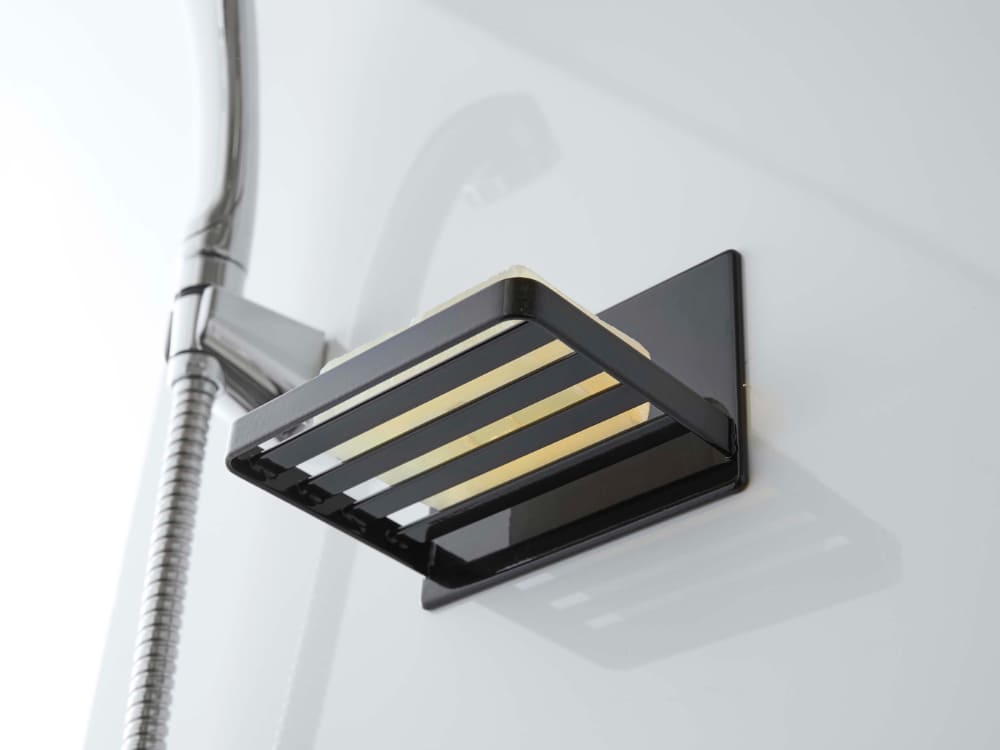 マグネット式スチール製バスルーム用ソープトレー。壁に簡単に取り付けられ、最大500gまでの耐荷重。サイズ約12×8.7×8cm