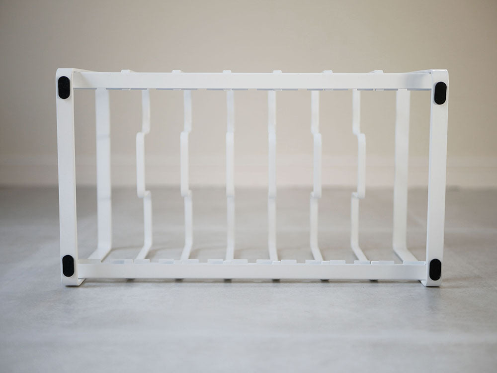 YAMAZAKI製タワー型フライパン＆鍋蓋スタンド、スチール製、サイズ約35×20×18cm、耐荷重7kg、組み立て式