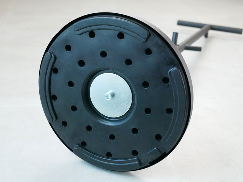 スマートブランドのスチール製ランドセルスタンド。高さ100cm、幅28cm、耐荷重10kgのハンガー付きで、簡単に組み立て可能なデザイン