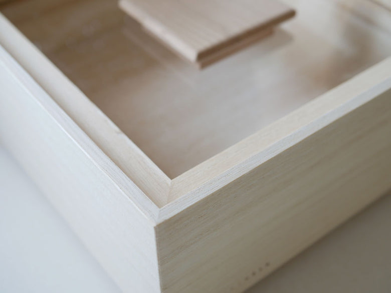 増田桐箱店の蜜蝋仕上げ木製米びつ