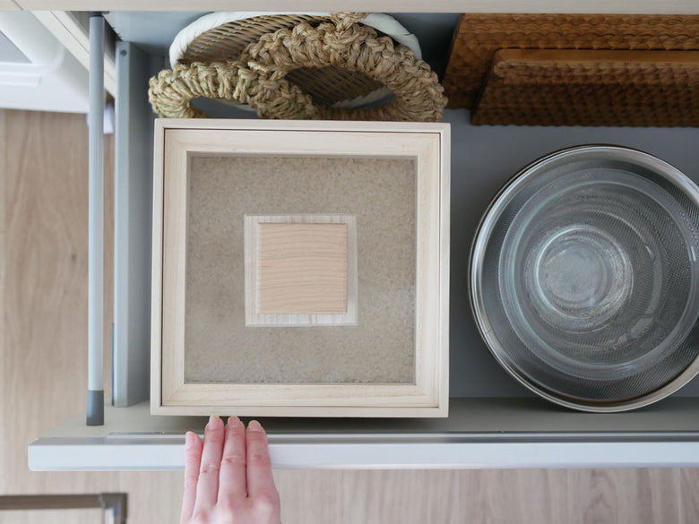 増田桐箱店の桐製米びつと一合枡