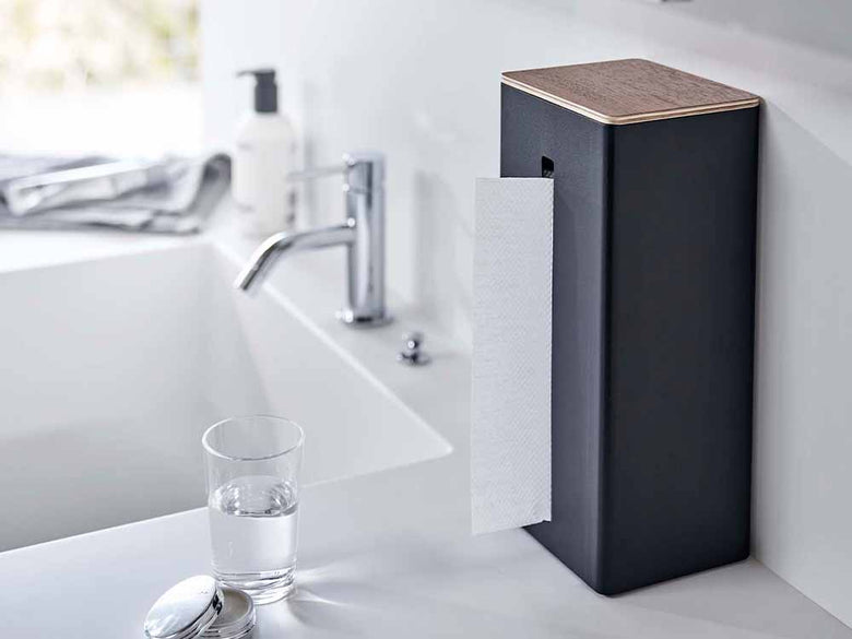 RIN両面ティッシュケースが置かれた洗面台