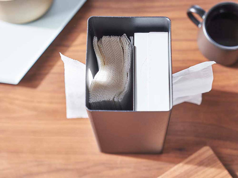 ヤマザキのスチールと木製両面ティッシュケース