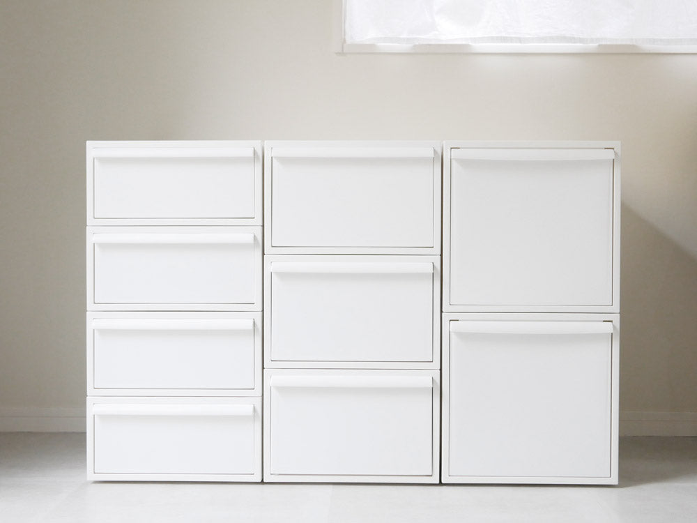 グレーの引き出し付きキャビネット