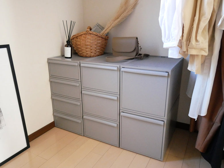 like-itのグレー引出し付きクローゼットシステム