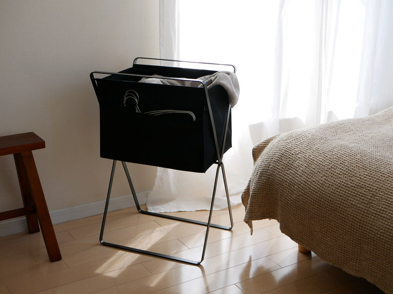 towerの灰色折り畳み高床式ランドリーバスケット