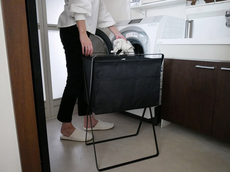 towerの折り畳み高床式ランドリーバスケット（グレー）