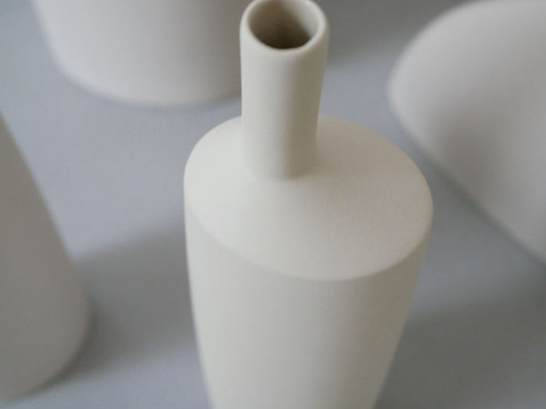 HUNT9 CACCIA9 陶器製の花瓶