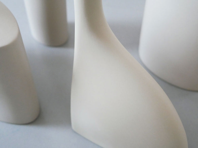 HUNT9 CACCIA9の陶器製花瓶