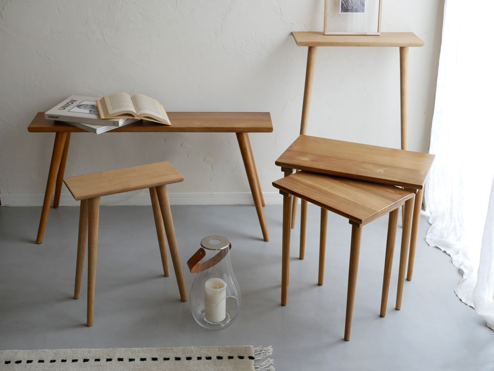 Comore Sunのチーク製エイジング仕上げスツール