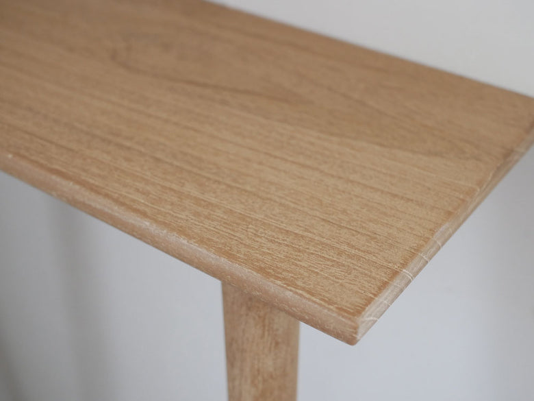 Comore Sunのチーク製コンソールテーブル