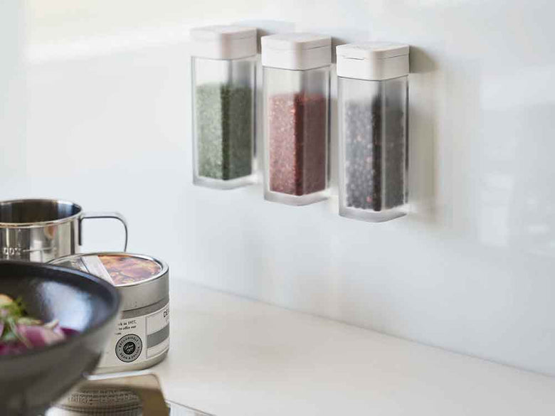 【tower/タワー】マグネットスパイスボトル