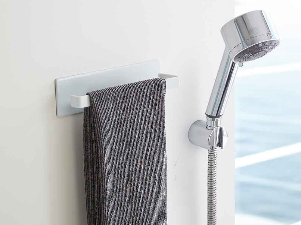 【tower/タワー】マグネットバスルームタオルハンガー