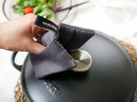 チャコールグレー