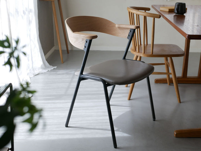 【adepeche/アデペシュ】ダニス ショートアームチェア PU 【受注生産品・メーカー直送・代引き不可商品】