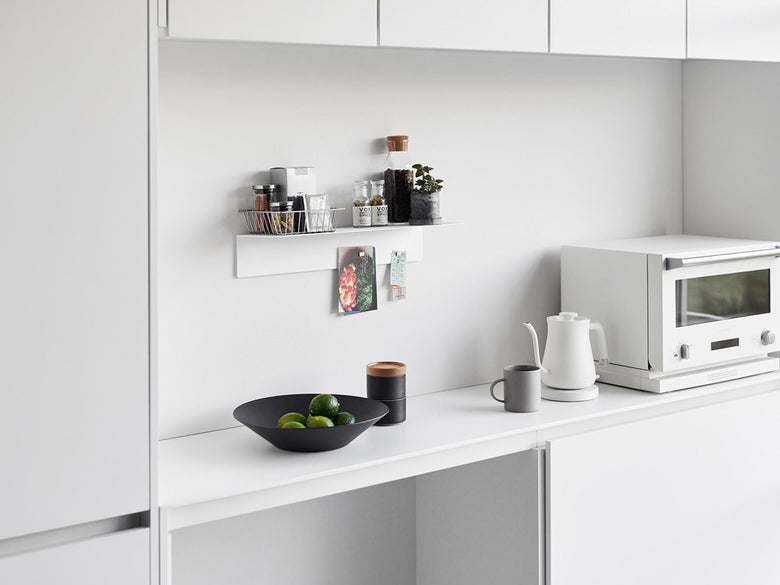 【tower/タワー】石膏ボード壁対応 マグネットが付くウォールラック