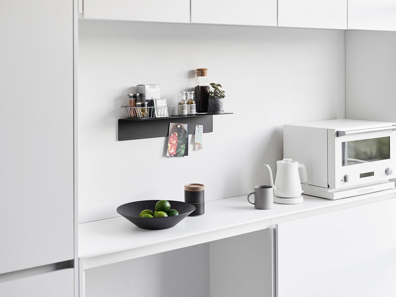 【tower/タワー】石膏ボード壁対応 マグネットが付くウォールラック