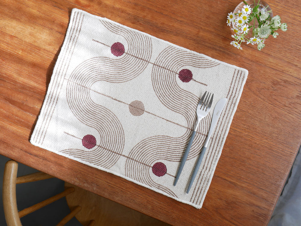 【adepeche/アデペシュ】アクセントになるテーブルファブリック