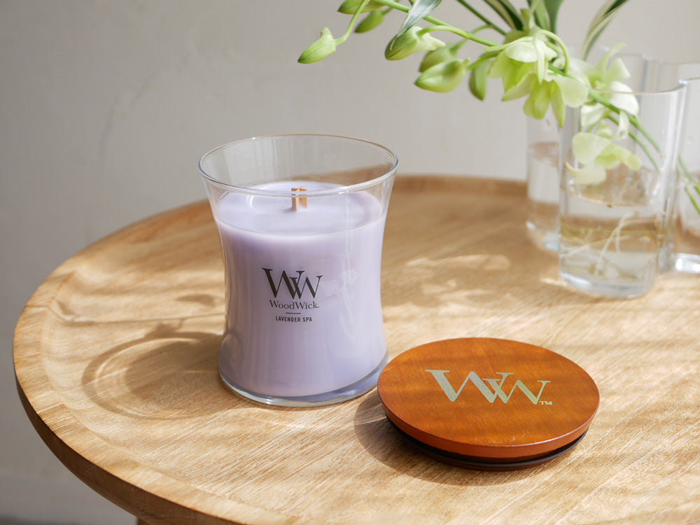 【カメヤマキャンドル】音と香りを楽しむWoodWickキャンドル