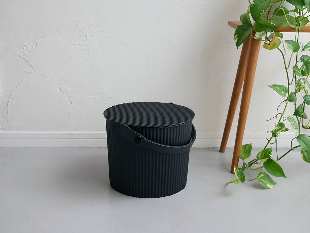 【八幡化成】スツールにもなる蓋付収納 オムニウッティ ニュートラル