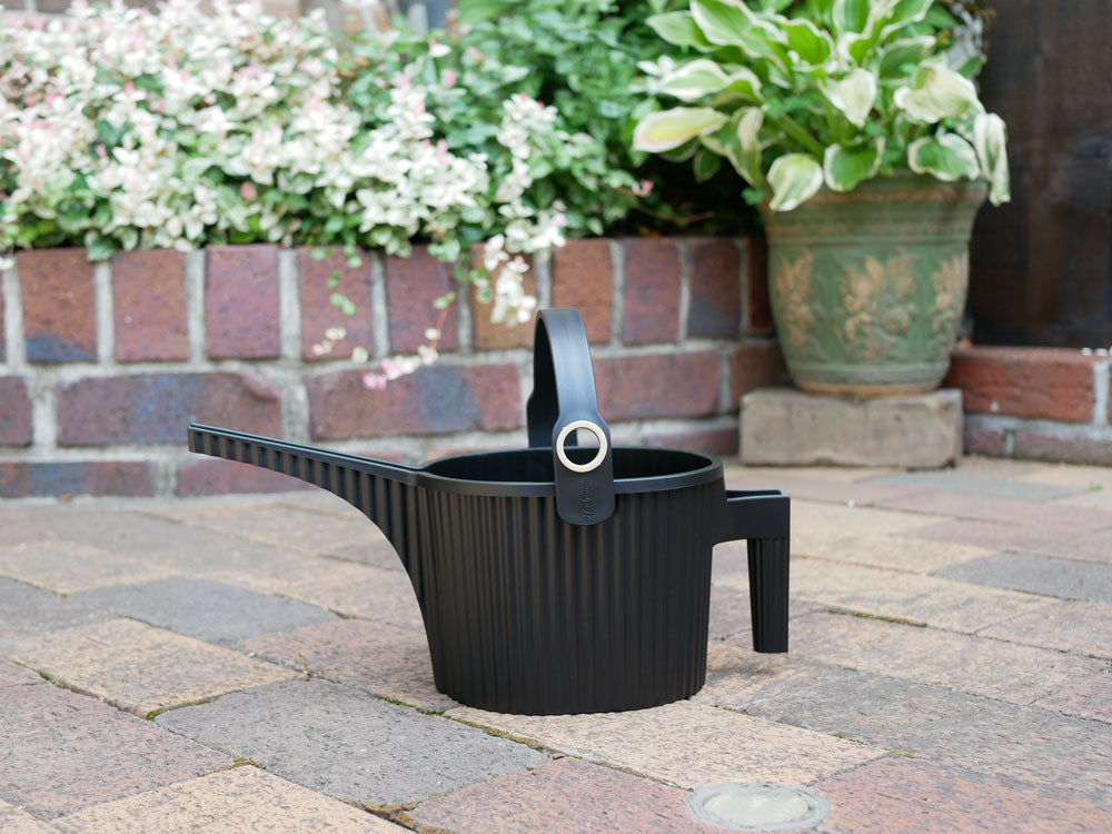 【八幡化成】ガーデンビートル　フォンタナジョウロ