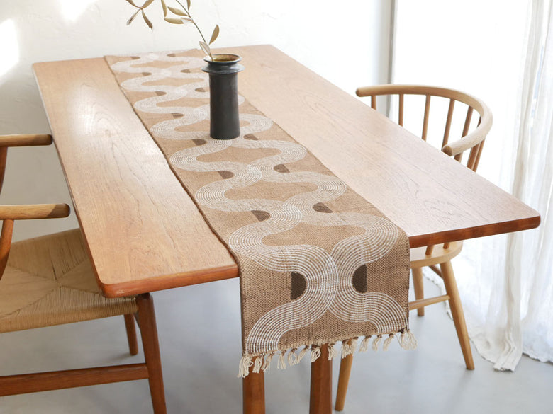 【adepeche/アデペシュ】アクセントになるテーブルファブリック