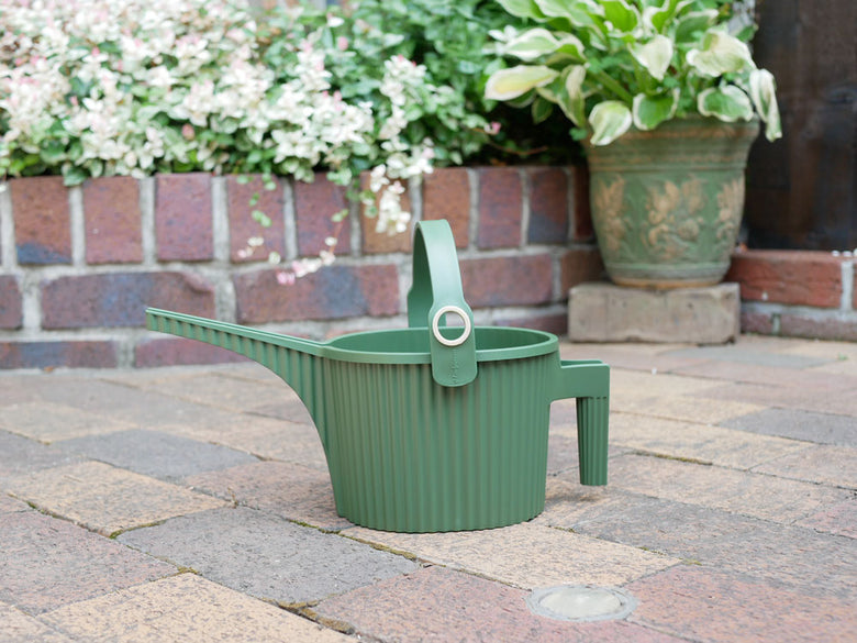 【八幡化成】ガーデンビートル　フォンタナジョウロ